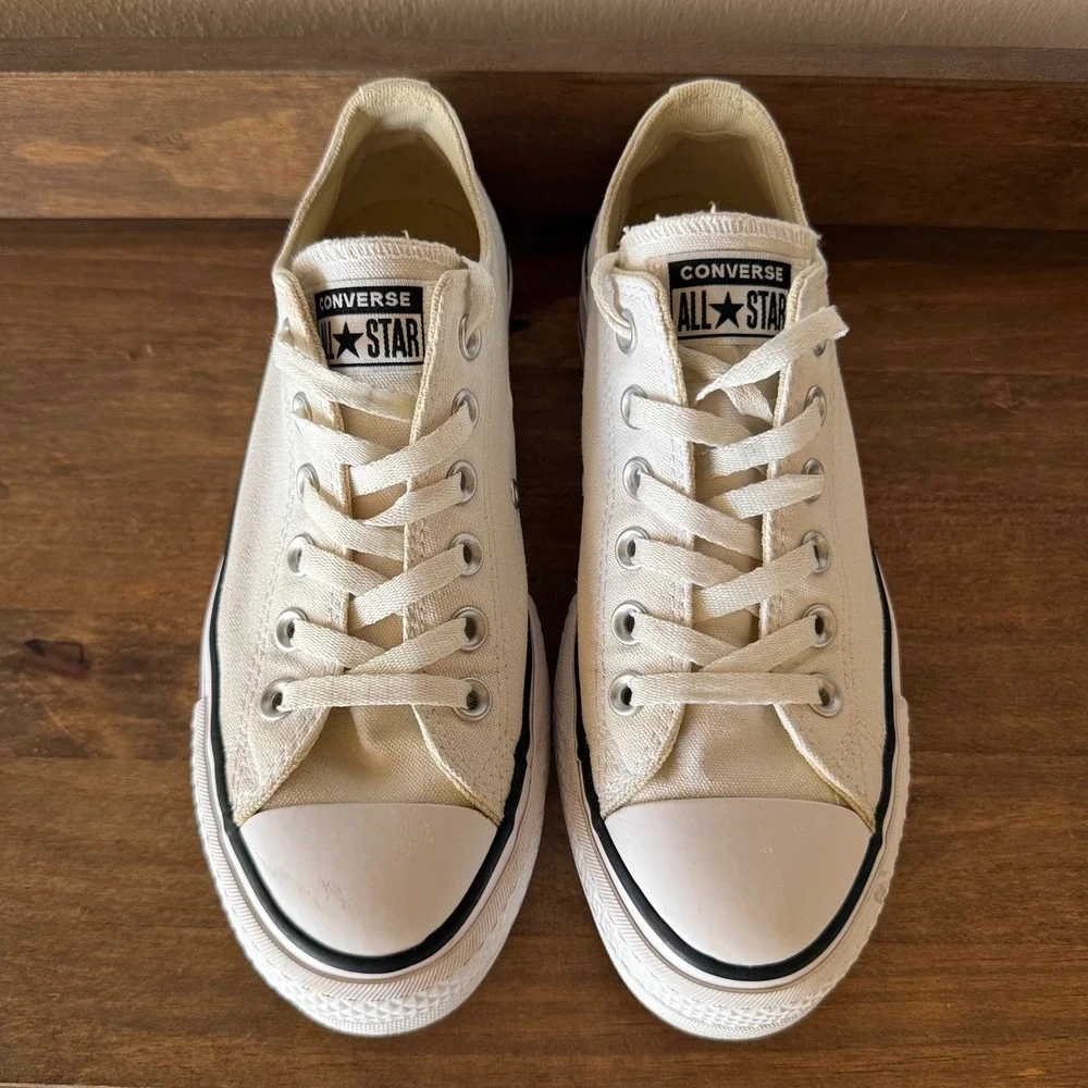Converse Sneakers Womens Size 6.5 Chuck Taylor All Star Lift Platform Off White